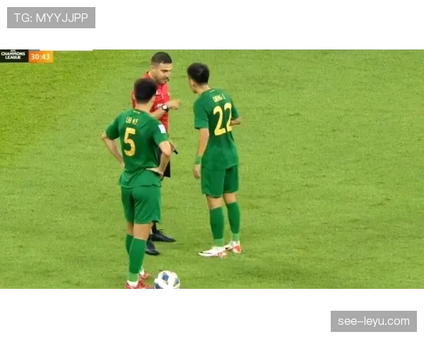 拉人犯规判定要点：何时构成犯规与裁判判罚标准